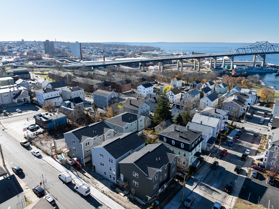 206 Durfee St in Fall River, MA - Building Photo