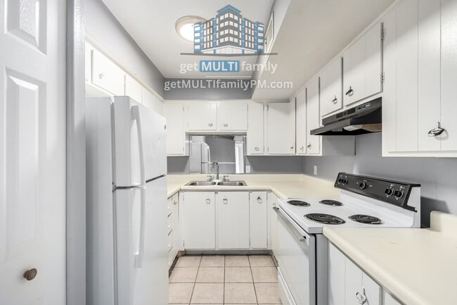 property at 2413 W Hazelwood St