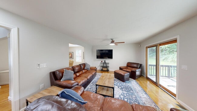 9 Bates Ave, Unit ID1380182P in Worcester, MA - Foto de edificio - Building Photo