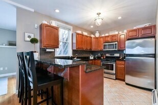 544 E 8th St, Unit 3 in Boston, MA - Building Photo