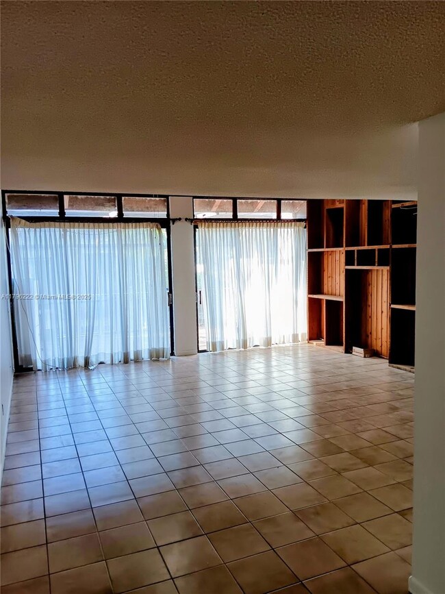 11209 NW 15th Pl in Pembroke Pines, FL - Building Photo - Building Photo
