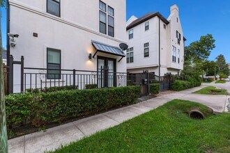 1406 Hickory St in Houston, TX - Building Photo - Building Photo