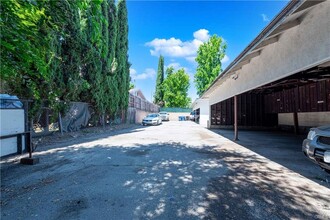 13022 Burbank Blvd in Sherman Oaks, CA - Building Photo - Building Photo