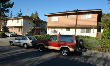 1818-1822 Higdon Ave in Mountain View, CA - Foto de edificio - Building Photo