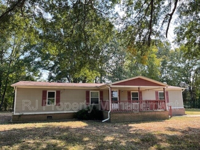 2540 Jenkins Dr in Rossville, TN - Building Photo - Building Photo