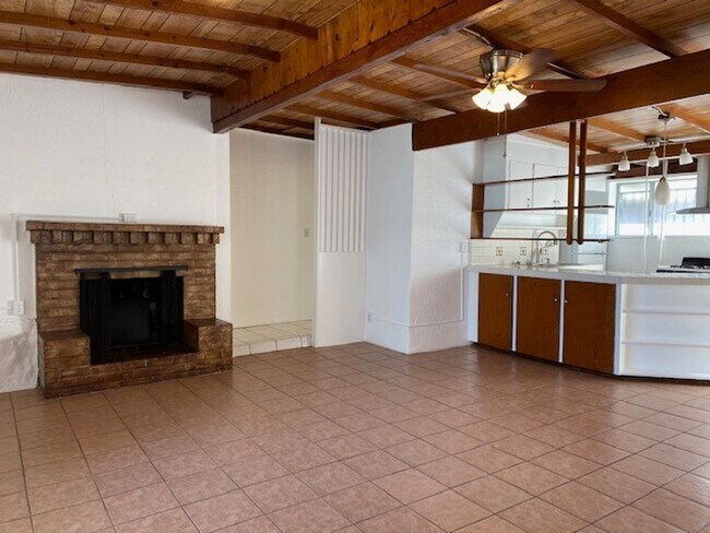 757 Belmont Ave in Long Beach, CA - Foto de edificio - Building Photo