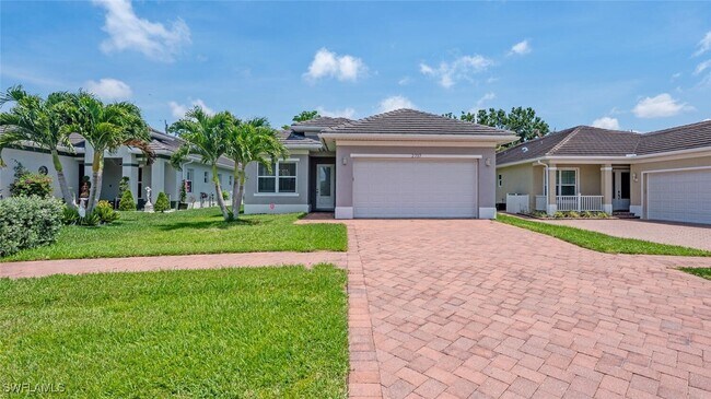 property at 2737 Linda Dr