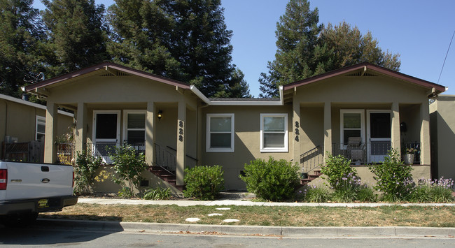 824-836 Richardson St in Martinez, CA - Foto de edificio - Building Photo