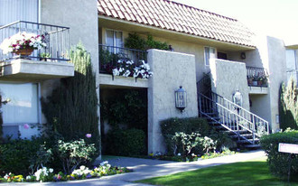 46405 Portola Ave Apartamentos