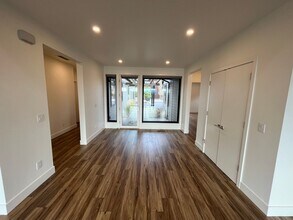 19135 Gateway Loop in Bend, OR - Building Photo - Building Photo