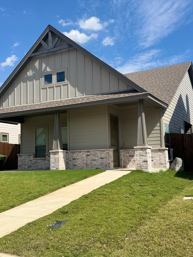 680 The Cottages in Godley, TX - Building Photo - Building Photo