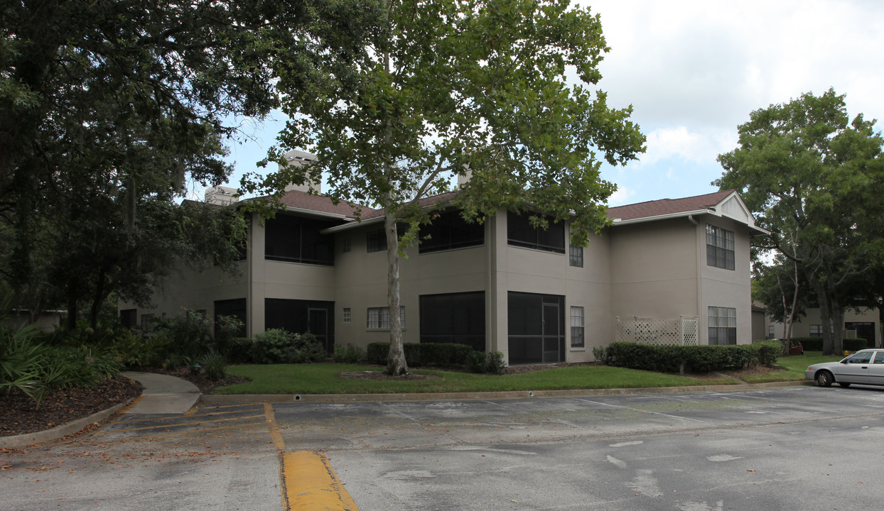 Lake Crest Condominium Association in Jacksonville, FL - Building Photo