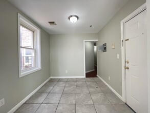 94 Eaton Pl, Unit 3B in East Orange, NJ - Foto de edificio - Building Photo