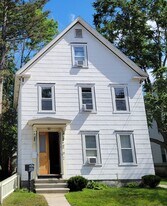 25 Blucher St in Manchester, NH - Building Photo