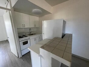 2745 Kapiolani Blvd in Honolulu, HI - Building Photo - Building Photo