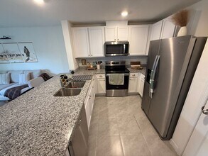 670 Moscato Dr in Holly Hill, FL - Building Photo - Building Photo