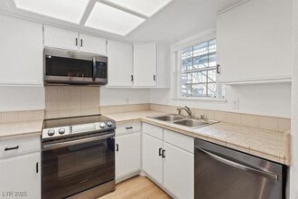 3823 S Maryland Pkwy, Unit C3 in Las Vegas, NV - Building Photo - Building Photo