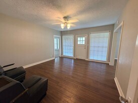 3002 N Main St in Victoria, TX - Building Photo