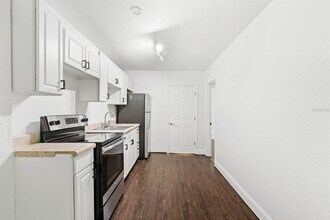 1918 S Ferncreek Ave in Orlando, FL - Building Photo - Building Photo