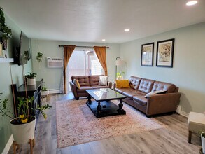 11 Carillon Dr in Rocky Hill, CT - Building Photo - Building Photo