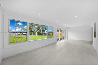 4481 SW 34th Ter in Fort Lauderdale, FL - Foto de edificio - Building Photo