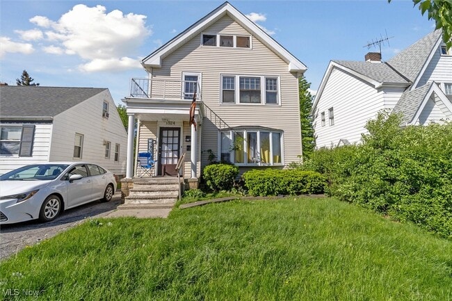 property at 1524 E 204th St