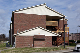 Aggie Terrace in Greensboro, NC - Building Photo - Building Photo