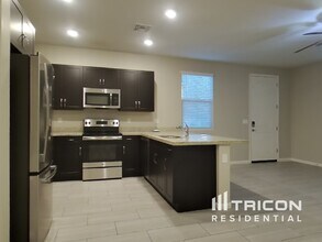 12592 W Via Dona Rd in Peoria, AZ - Building Photo - Building Photo