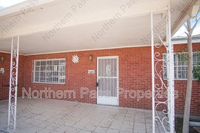 10910 Dyer St in El Paso, TX - Building Photo - Building Photo