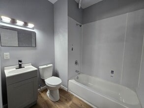 1501 Riverside Dr in Dayton, OH - Building Photo - Building Photo