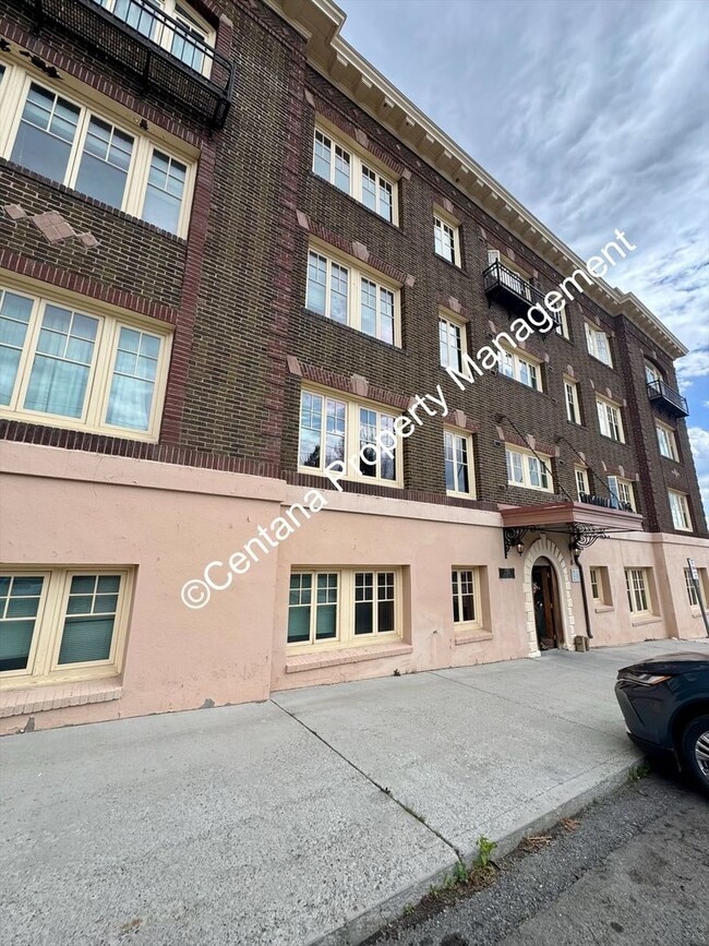 property at 230 S Washington St