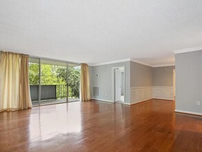 1515 S Arlington Ridge Rd, Unit Unit 204 in Arlington, VA - Building Photo - Building Photo