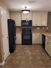 5365 Branch Point Dr in Valdosta, GA - Building Photo - Building Photo