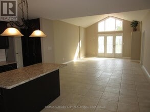 11981 Morris Rd in Welland, ON - Building Photo - Building Photo