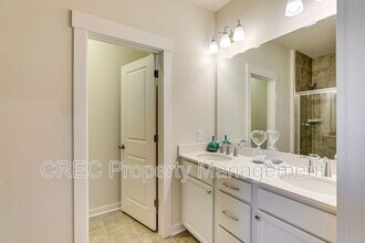 1010 Pettiford Pl in Hanahan, SC - Building Photo - Building Photo