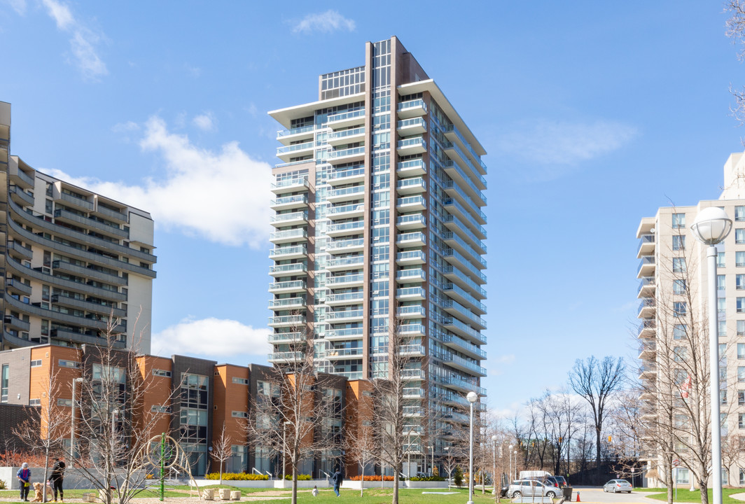 Parkside at Atria in Toronto, ON - Building Photo