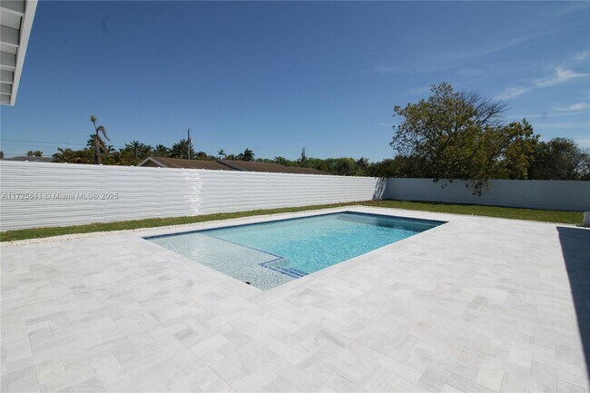 18071 SW 176th St in Miami, FL - Building Photo - Building Photo