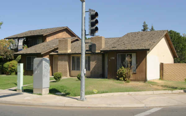 1788 Loughborough Dr in Merced, CA - Foto de edificio - Building Photo