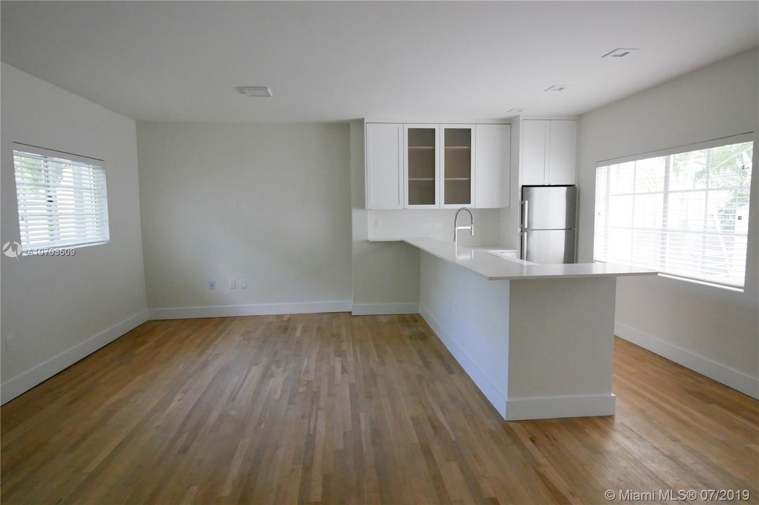 643 Jefferson Ave-Unit -7 in Miami Beach, FL - Building Photo