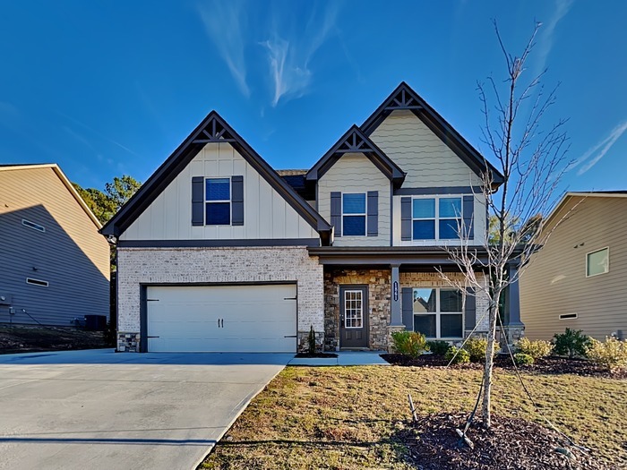 1861 Cobblefield Cir in Dacula, GA - Foto de edificio