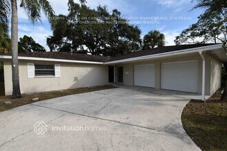 8303 W Hiawatha St in Tampa, FL - Building Photo - Building Photo