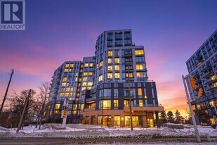 7439 Kingston Rd in Toronto, ON - Building Photo