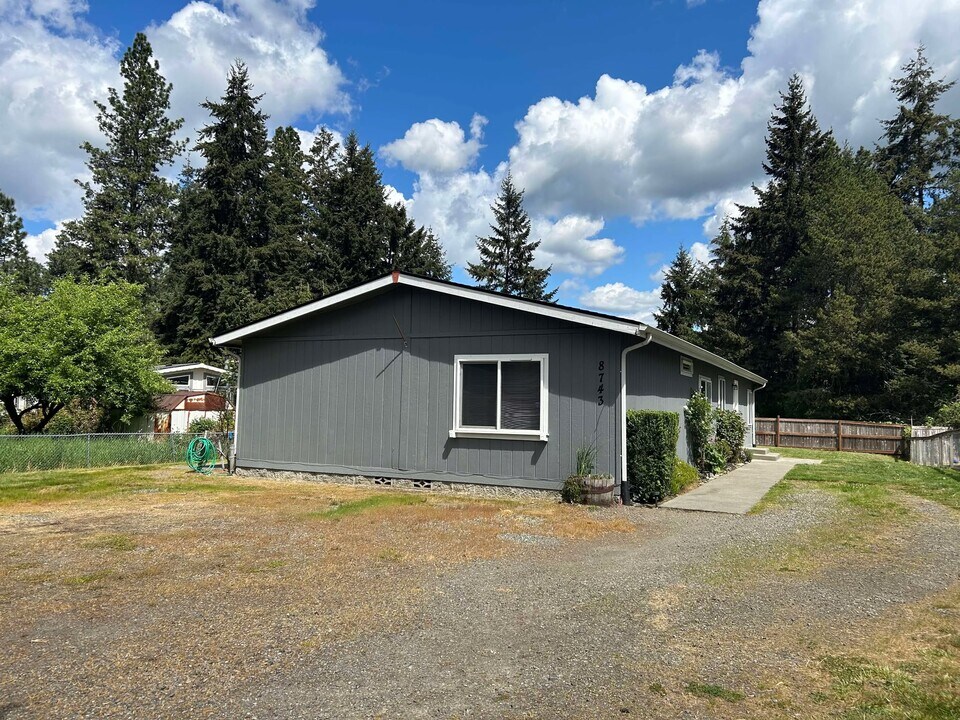 8743 Whitewood Loop SE in Yelm, WA - Building Photo