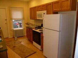 129 Grandview St, Unit 129 in Bennington, VT - Building Photo