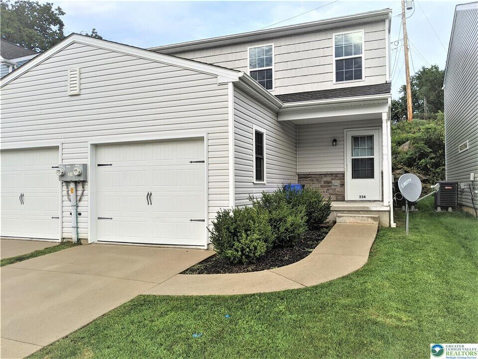 336 Central Park Ave in Bethlehem, PA - Building Photo