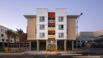 399 Blossom Hill Rd in San Jose, CA - Building Photo