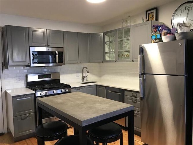 116 Adams St-Unit -6 in Hoboken, NJ - Building Photo - Building Photo