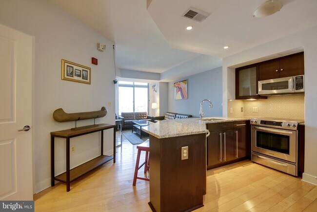 675 President St in Baltimore, MD - Building Photo - Building Photo