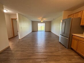 309 Williamsburg Pl in New Richmond, WI - Building Photo - Building Photo