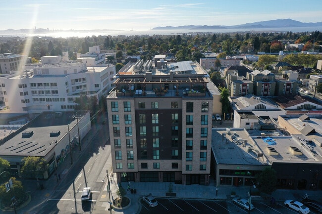 The Lair in Berkeley, CA - Foto de edificio - Building Photo